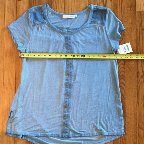 NWT Max Jeans Blue Scoop Neck Short Sleeve Top Size Medium - Picture 9 of 10